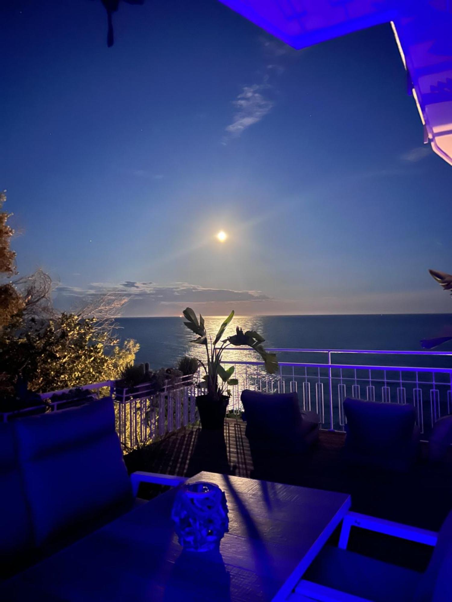 Silenzio E Relax Fronte Mare A Varazze Exterior photo